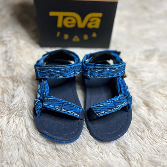 Teva size 5 toddler sandals - Picture 3 of 11